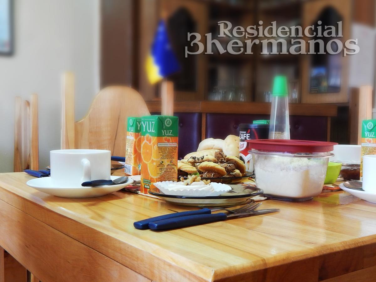 Residencial Tres Hermanos 蓬塔阿雷纳斯 外观 照片